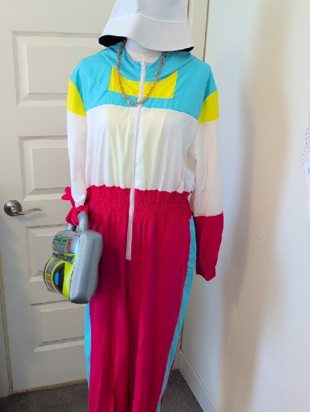 80s 90s Tracksuit Costume Jumpsuit Windbreaker Style with Accessories Colorblock - Picture 5 of 16
